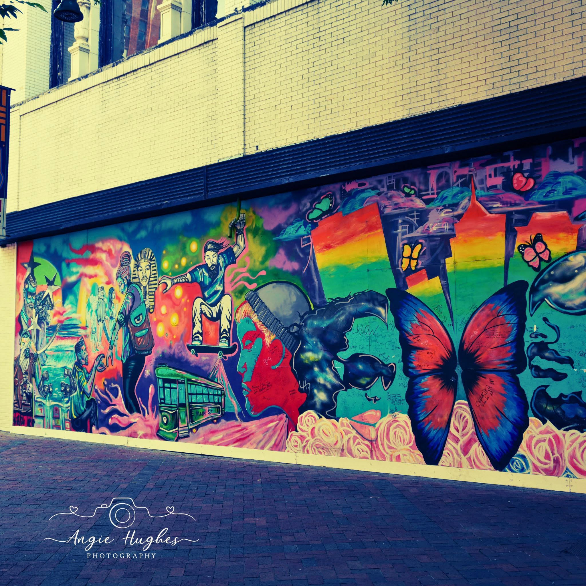 Vibrant Memphis mural